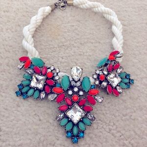 Statement necklace